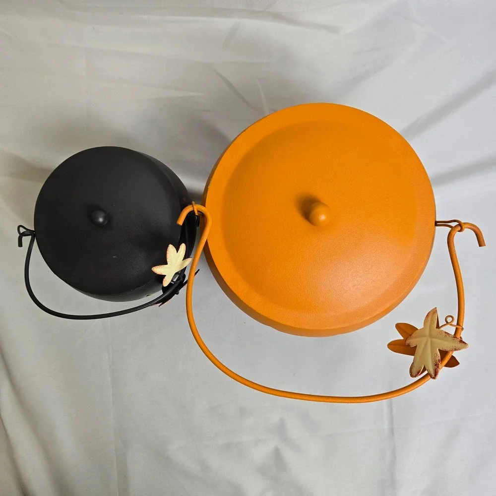 Metal Jack O Lantern Pumpkin‎ Candle Holders, Handles & Lids, Black Orange